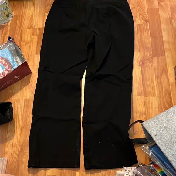 Chico's Classic Black Women's Pants Size 2 Flat Front - Picture 4 of 5